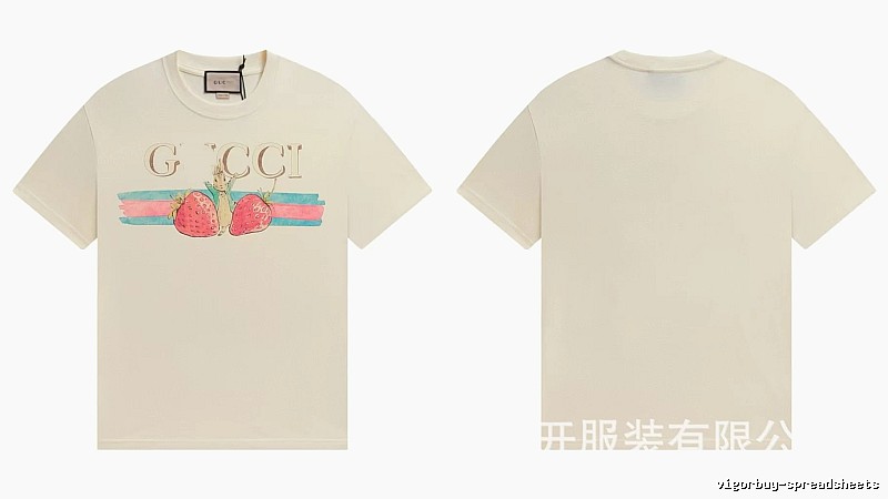 Gucci Vintage Off-white T-shirt with Strawberry Rabbit Print