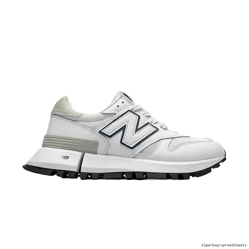 New Balance retro-style white and gray sports shoes