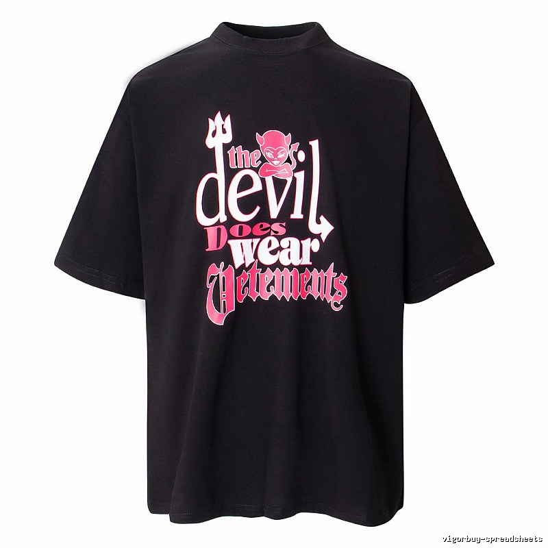 Travel Statement graphic T-shirt Black Colorful Lucky with Modern Look